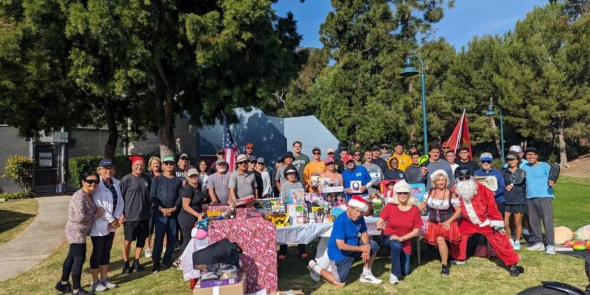 The Dana Point Pickleball Group - Image courtesy of Robert Hua