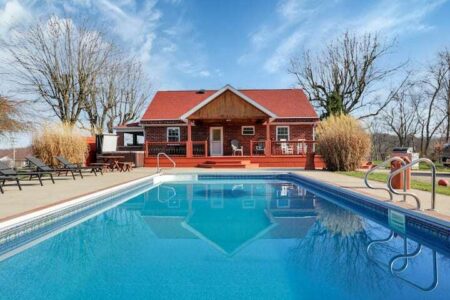 Pickleball Retreat with Pool & Sauna in Hocking Hills Pickleball Retreat with Pool & Sauna in Hocking Hills 2