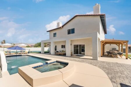 Indio-Desert-Oasis-Poolside-Paradise-with-Pickleball-Court-24