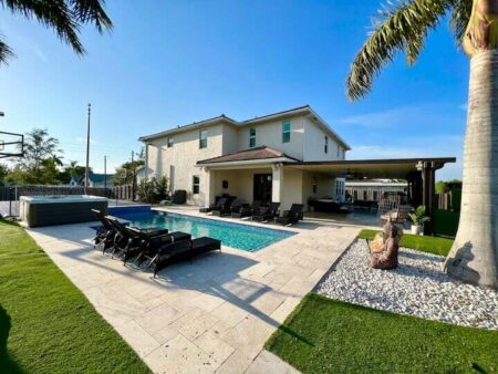 Luxury Miami Mansion with Pickleball, Pool & Basketball Courts Luxury-Miami-Mansion-with-Pickleball-Pool-Basketball-Courts-43