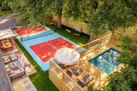 Pickleball-Poolside-Retreat-Stunning-Cowgirl-Home-in-Austin-56