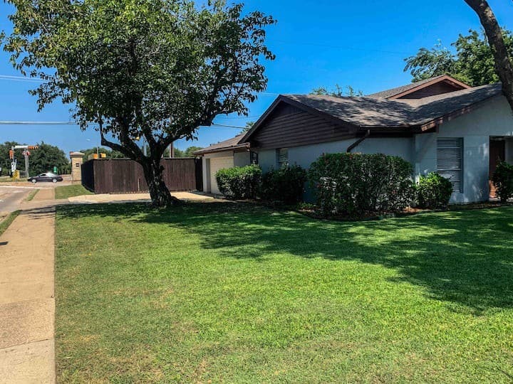 Pickleball Retreat Family Friendly Home in Richardson TX 17