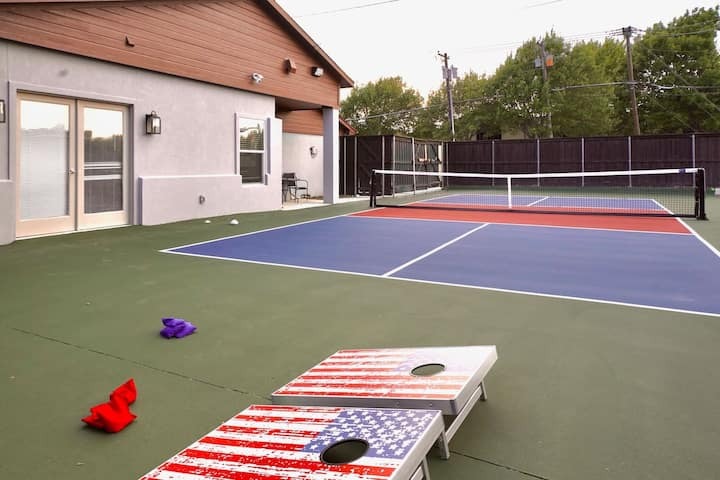 Pickleball Retreat Family Friendly Home in Richardson TX 26