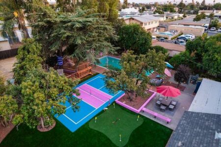Pink Pickle Retreat: Family-Friendly Home with Pickleball & Pool in California Pink Pickle Retreat Family-Friendly Home with Pickleball & Pool (67)