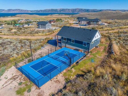 Beautiful Beach Retreat with Hot Tub and Pickleball in Garden City Ultimate-Pickleball-Getaway-Spacious-Home-with-Hot-Tub-Beach-Access-in-Garden-City-34