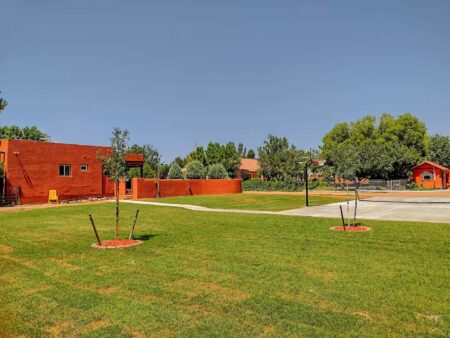Desert-Oasis-with-Private-Pickleball-Court-Pool-in-St.-George-8