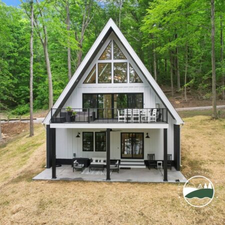 Hocking Hills A-Frame Retreat: Lake Views + Pickleball Hocking-Hills-A-Frame-Retreat-Lake-Views-Pickleball-43
