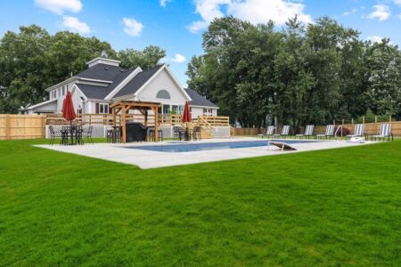 Luxury Group Stay with Pickleball & Pool in Huron! Huron-Retreat-Pickleball-Heaven-Poolside-Luxury-54