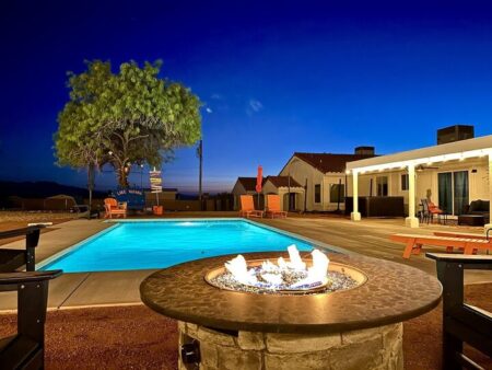 Lake Havasu Luxury Retreat with Pickleball, Pool & Jacuzzi Lake-Havasu-Gem-Pickleball-Court-Luxury-Stay-17