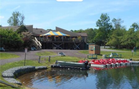 Pocono-Retreat-Albrightsville-Home-with-Indoor-Pickleball-5