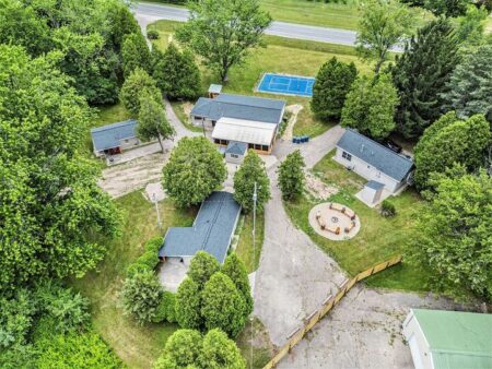 South Haven Retreat – Four Cabins with Pickleball, Hot Tub & Beach Access! South Haven Cabins – Pickleball, Hot Tub & Beach Access