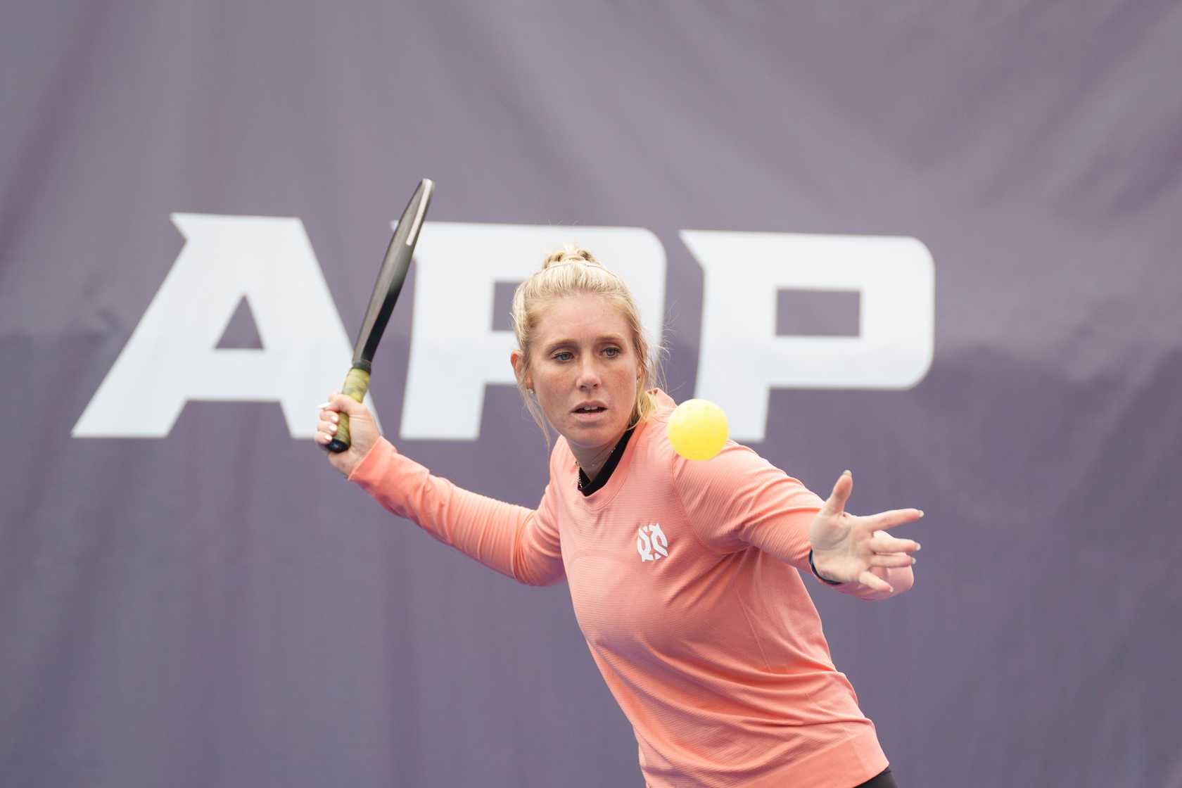 How Holding Your Gaze Hides Your Shot in Pickleball 2 Remove anticipation cues using a neutral gaze.