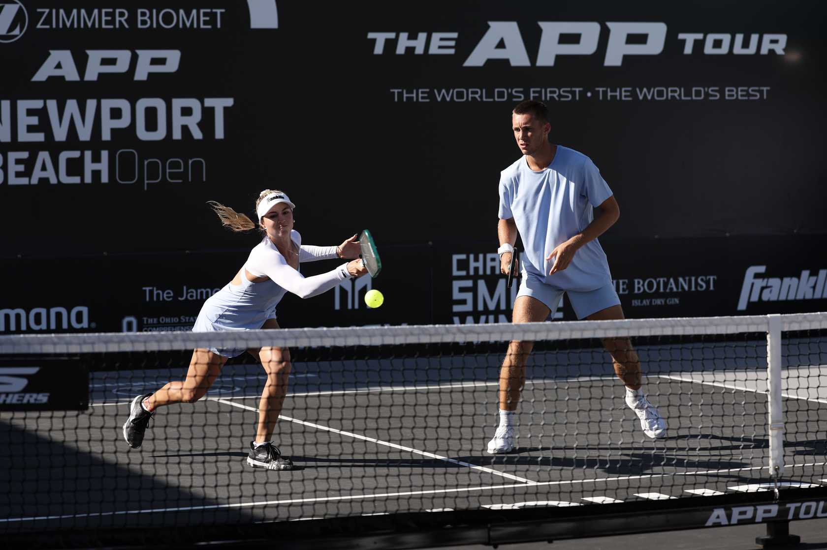 How to Win with a Random Partner (Tournaments & Open Play) 2 who covers middle in pickleball when playing with a random partner